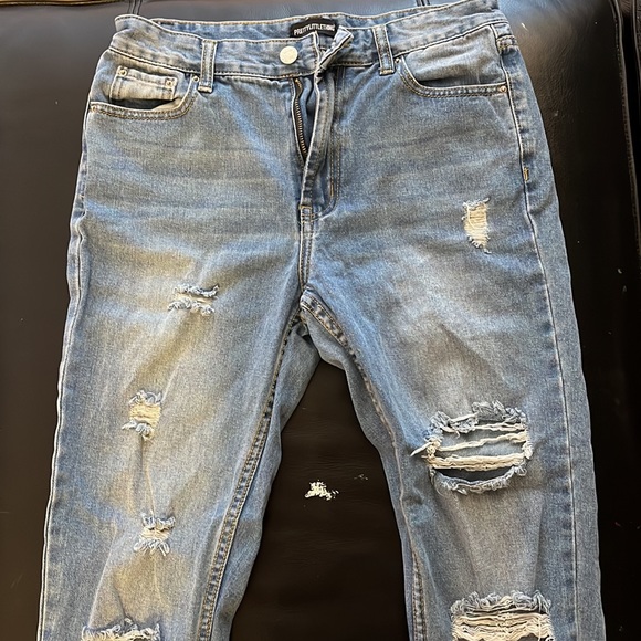 Pretty Little Thing Ripped Jeans - Picture 2 of 2